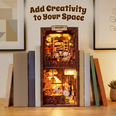 Peanuts – Snoopy Book Nook Construction Set