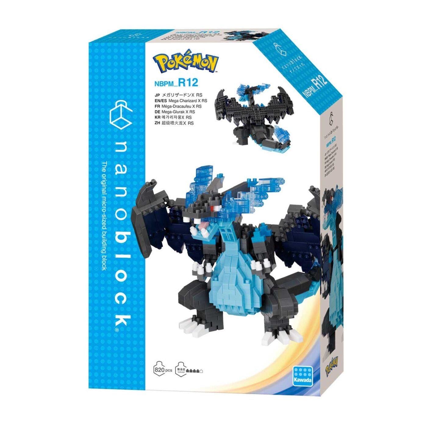a Pokemon-themed building block set called the "Pokemon R12" from the "Nanoblock" series. The packaging is blue and white, with the Pokemon logo prominently displayed. The set includes a variety of pieces, including a blue and black dragon-like creature, a blue and black bird-like creature, and a blue and black robot-like creature. The packaging also includes instructions and information about the set, such as the number of pieces (820) and the recommended age range for playe